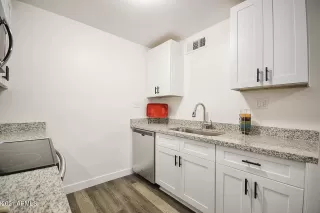 Photo #3: 6341018 Listing 