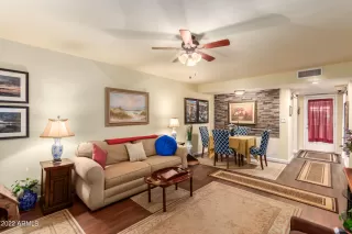 Photo #3: 6341029 Listing