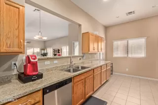 Photo #5: 6341229 Listing