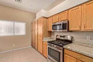 Photo #6: 6341229 Listing