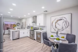 Photo #2: 6341387 Listing