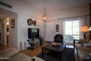 Photo #4: 6341388 Listing