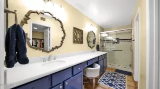 Photo #4: 6341565 Listing