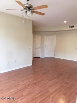 Photo #5: 6341627 Listing