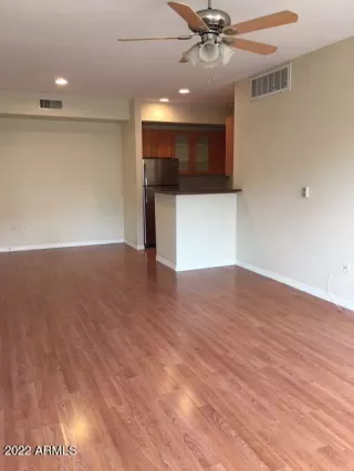 Photo #6: 6341627 Listing