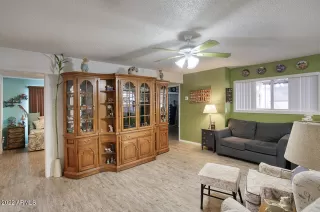 Photo #4: 6341668 Listing