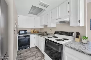 Photo #5: 6341704 Listing 