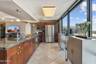 Photo #6: 6341740 Listing