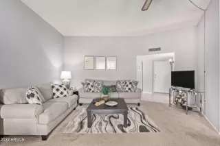 Photo #4: 6341757 Listing