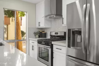 Photo #6: 6341811 Listing