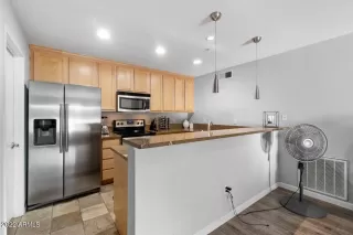 Photo #6: 6341914 Listing