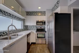 Photo #3: 6342090 Listing