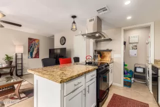 Photo #3: 6342304 Listing