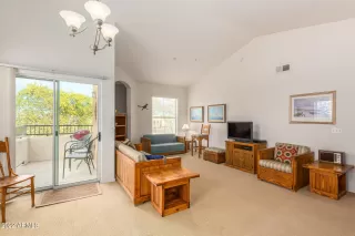 Photo #2: 6342338 Listing