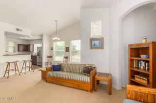 Photo #4: 6342338 Listing