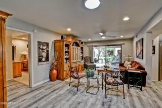 Photo #5: 6342381 Listing