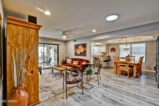 Photo #6: 6342381 Listing