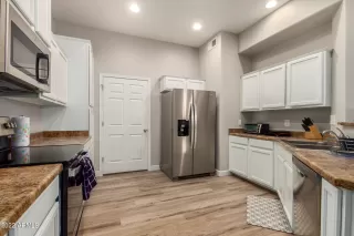 Photo #4: 6342408 Listing