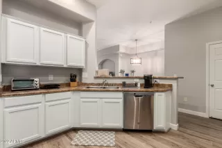 Photo #5: 6342408 Listing