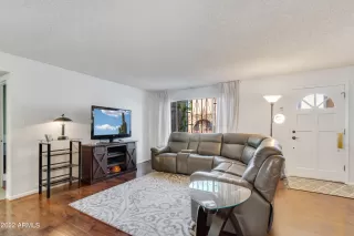 Photo #3: 6342428 Listing