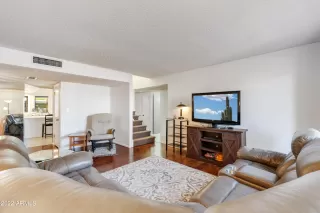 Photo #4: 6342428 Listing