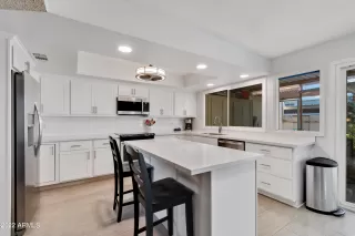 Photo #6: 6342428 Listing