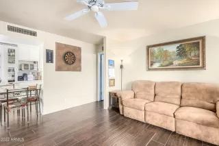 Photo #5: 6342504 Listing