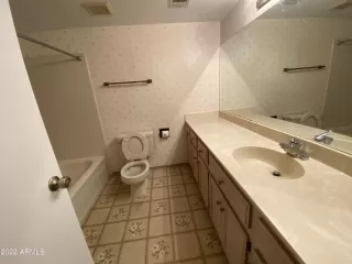 Photo #6: 6342527 Listing