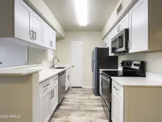 Photo #5: 6342593 Listing