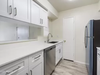 Photo #6: 6342593 Listing