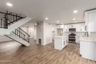 Photo #4: 6342817 Listing