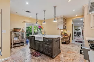 Photo #5: 6342890 Listing