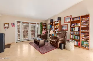 Photo #4: 6342978 Listing