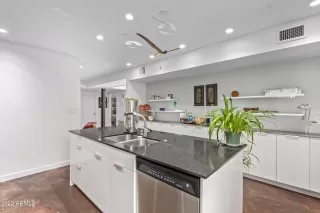 Photo #3: 6343015 Listing 