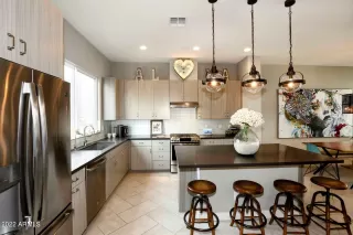 Photo #2: 6343070 Listing