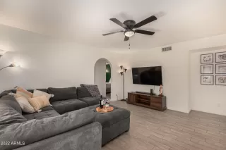 Photo #4: 6343139 Listing