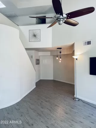 Photo #5: 6343142 Listing