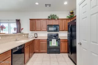 Photo #6: 6343470 Listing