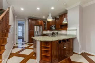 Photo #5: 6343590 Listing