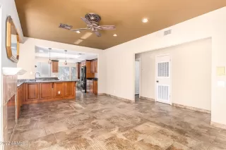 Photo #4: 6343601 Listing