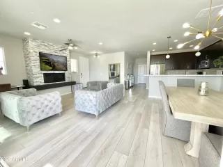 Photo #5: 6343743 Listing