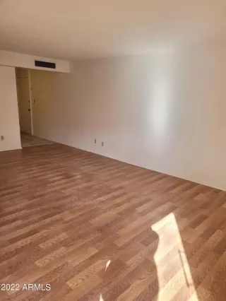 Photo #3: 6343766 Listing