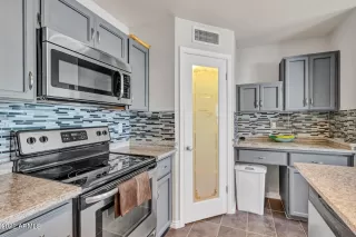 Photo #2: 6344000 Listing