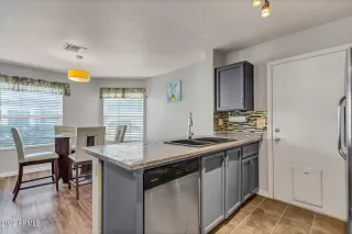 Photo #4: 6344000 Listing