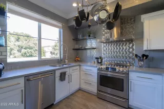 Photo #5: 6344149 Listing