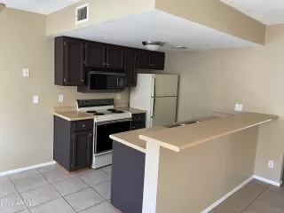 Photo #5: 6344544 Listing