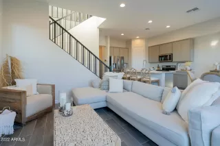 Photo #6: 6344808 Listing 