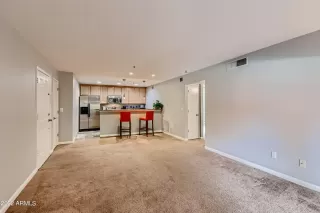 Photo #5: 6344890 Listing