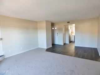 Photo #5: 6344943 Listing