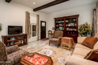 Photo #5: 6345210 Listing